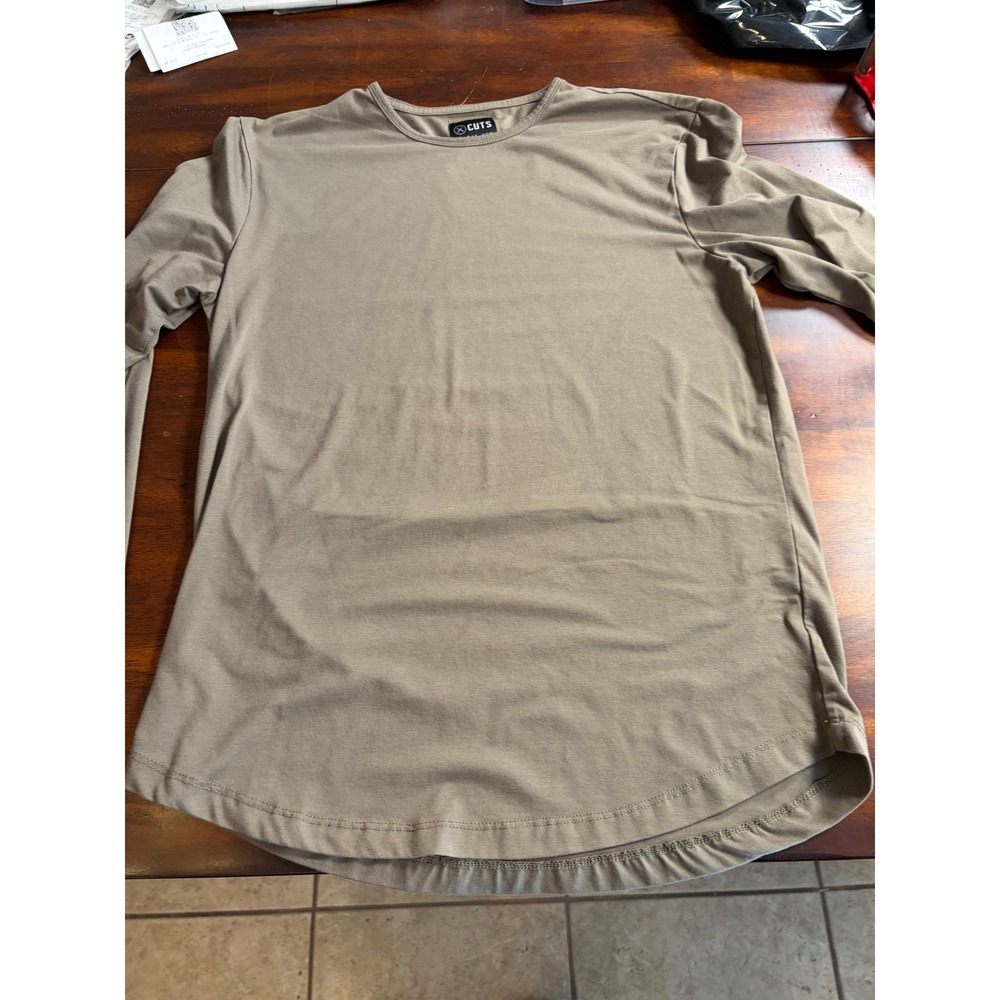 Cuts Clothing Men M PYCA Pro Curve-Hem Long Sleeve Shirt Taupe Brown Crew Neck